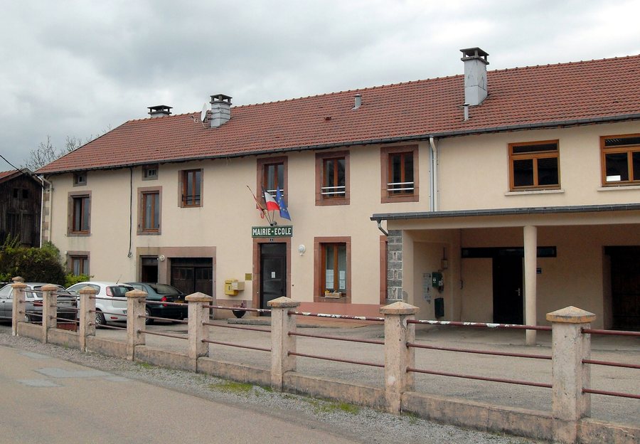 File:Champdray, Mairie-école.jpg