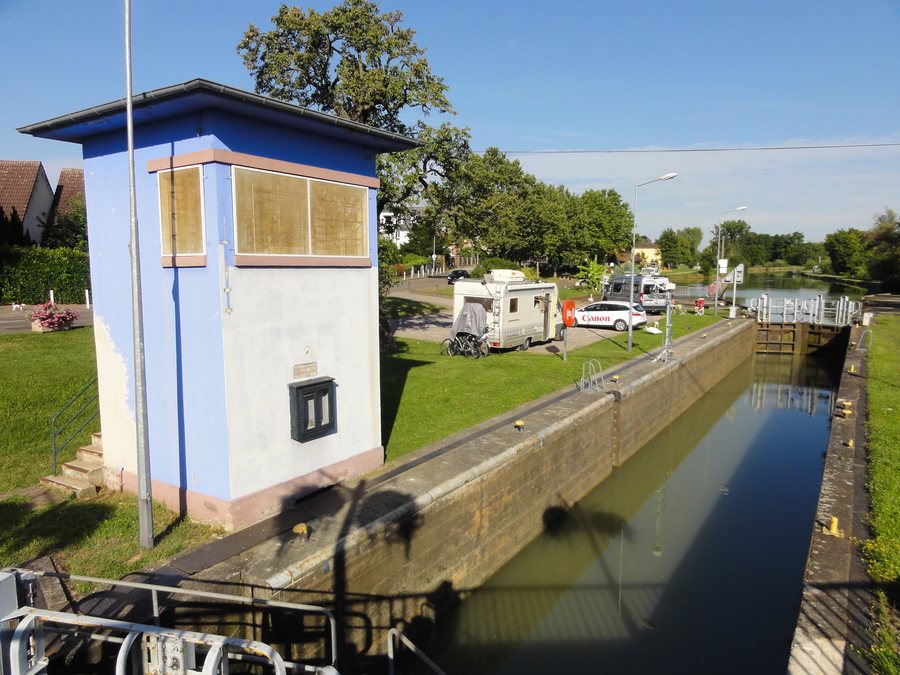 File:Souffelweyersheim Ecluse.JPG