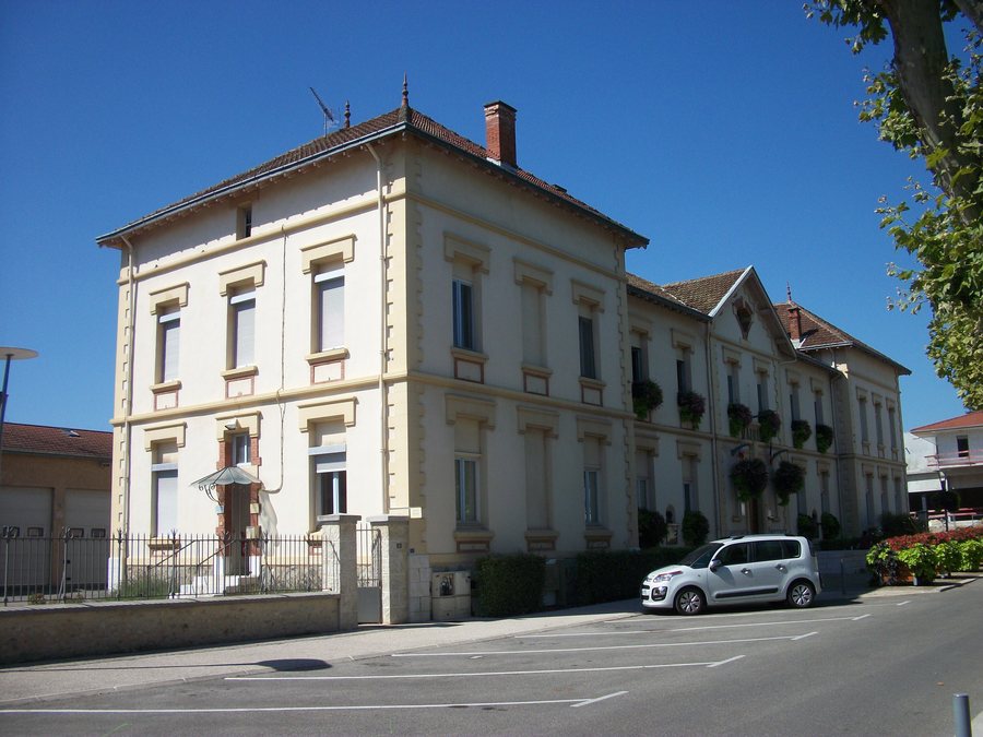 File:Chatte townhall 5916.JPG
