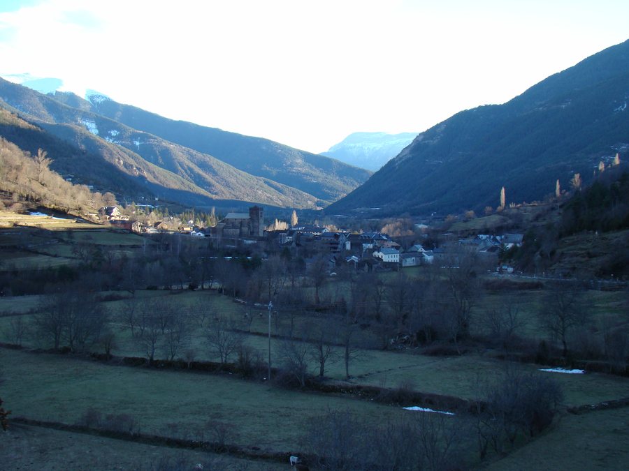 File:Broto, Spain - panoramio.jpg