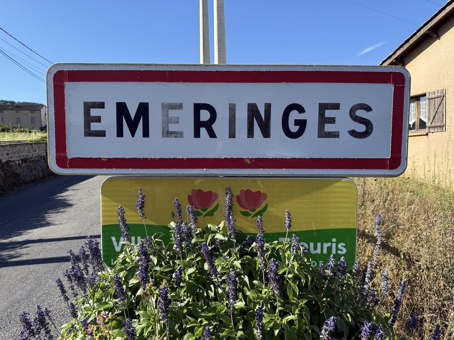 File:Panneau Entrée Émeringes Route Chavannes - Émeringes (FR69) - 2025-08-23 - 2.jpg