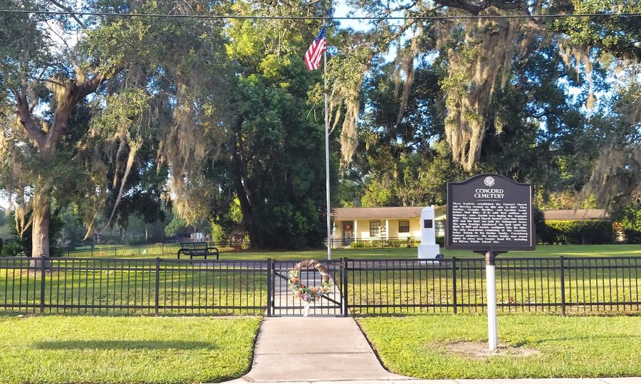 Concord Cemetery in Casselberry, Florida, seen from Pulmosa Avenue