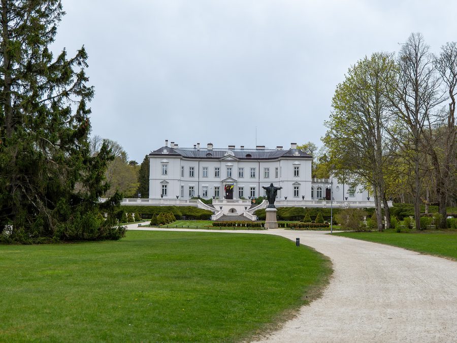 Tiškevičiai Palace housing the Palanga Amber Museum