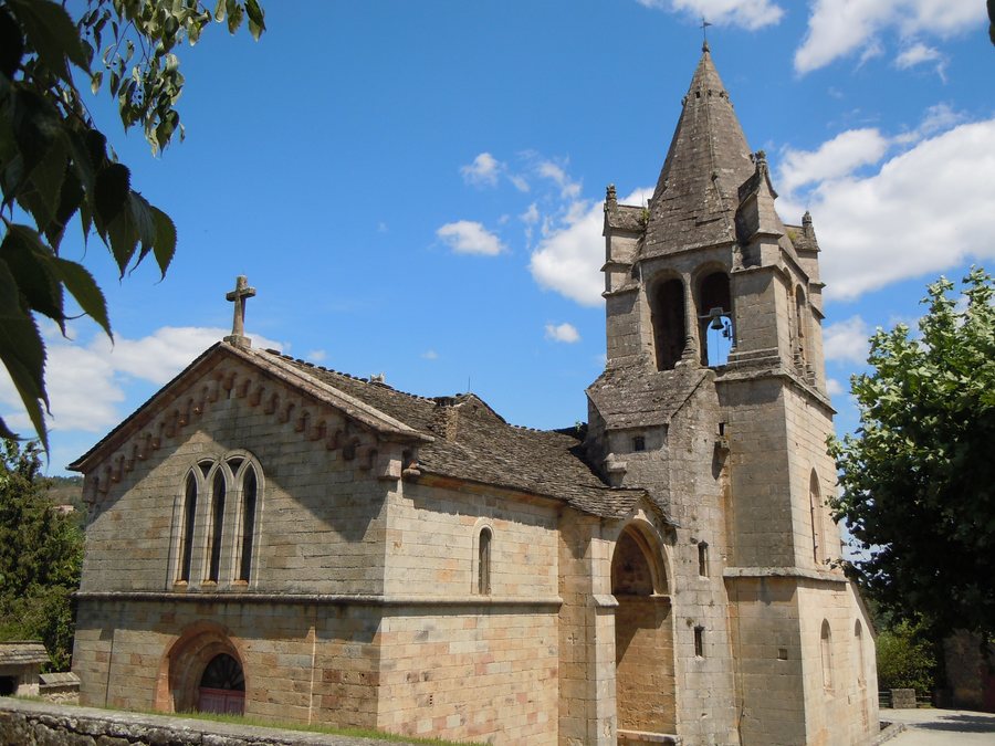 File:Église Saint-Victor de Gravières - façade.jpg