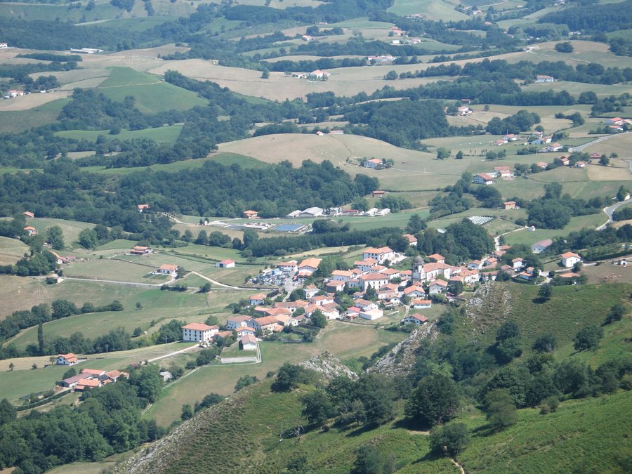 File:Zugarramurdi. Euskal Herria.jpg