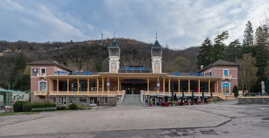 File:Casino in Ax-les-Thermes (1).jpg