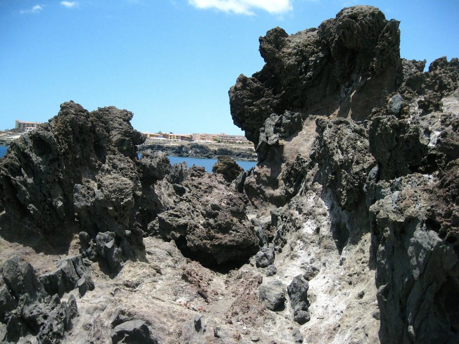 File:Teneriffa - Süd - Las Galletas-Küstenwanderung an der Costa del Silencio nach Osten- Lava - panoramio.jpg