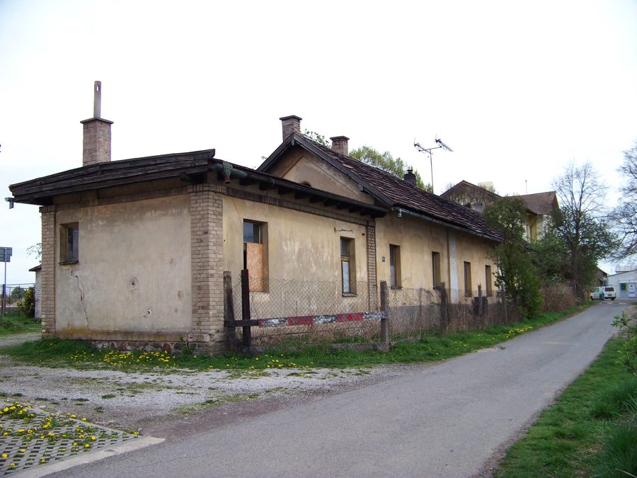 Rudná u Prahy railway station in the Dušníky district