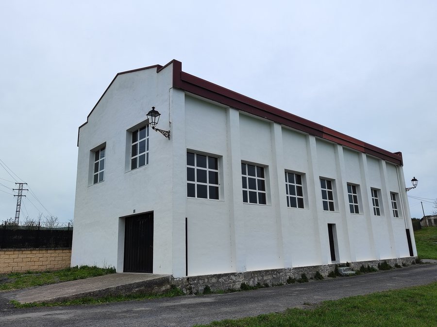 File:Frontón de Lezama 01.jpg