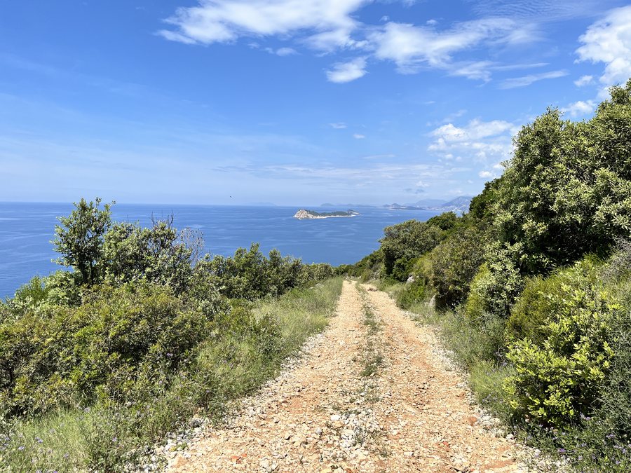 File:Močići - trail.jpg