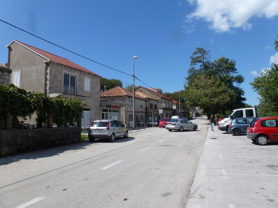 File:Gruda Main Street-001.jpg