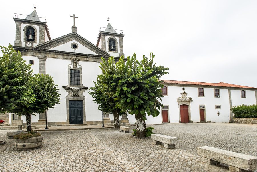 Mosteiro de Vilela, with the church and the former monastic buildings