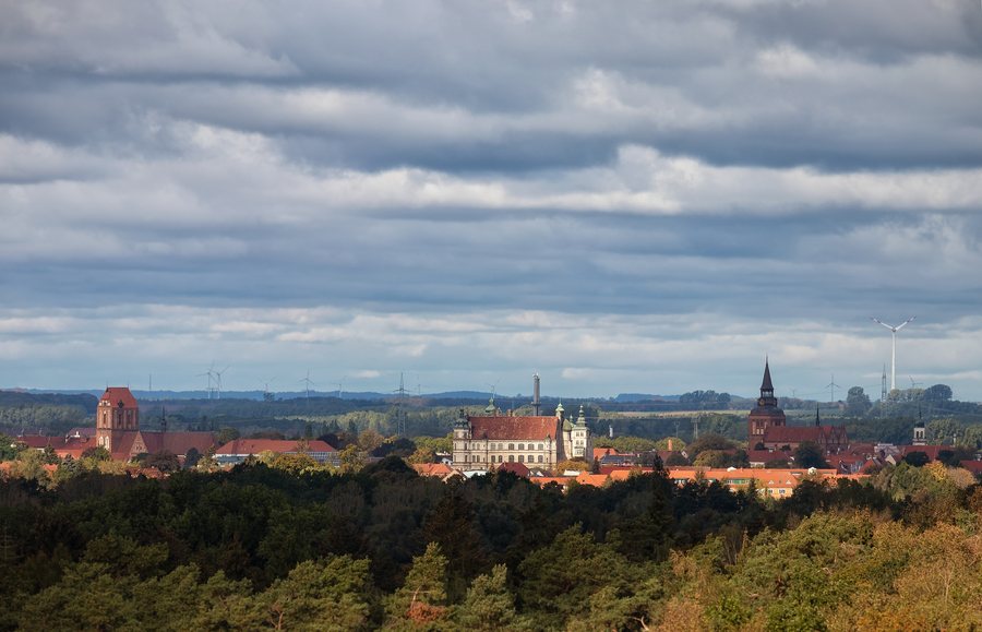 File:2019 Germany Güstrow Dom Schloss.jpg