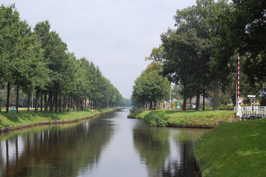 Kruising van het Ter-Apelkanaal en het Haren-Rütenbrockkanaal bij Barnflair