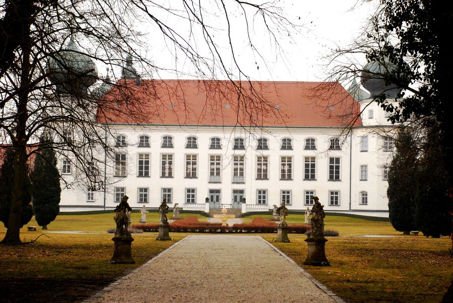 Schloss Tüßling in Bayern, Ansicht von der Gartenseite