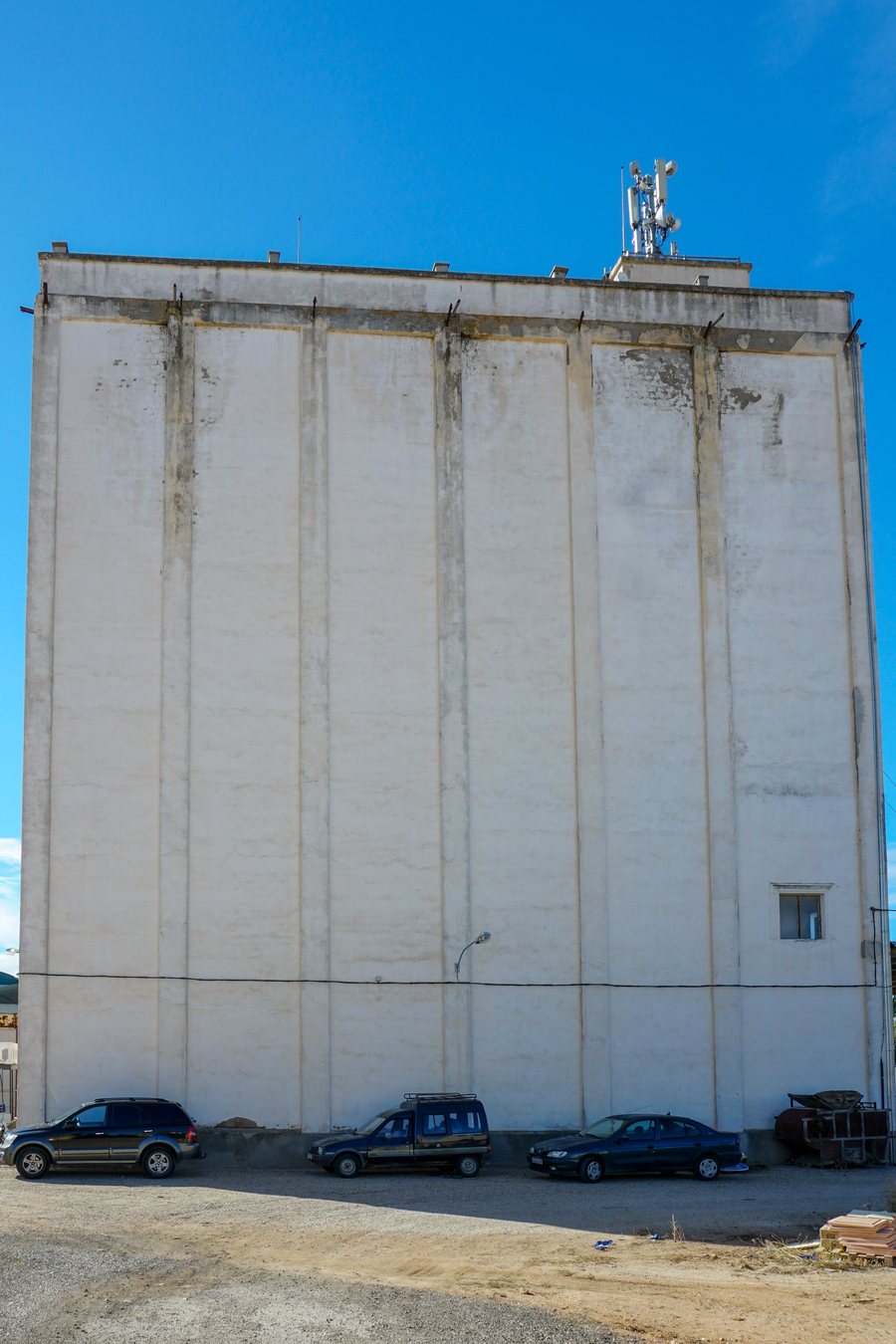 File:Silo de Madridejos (II).jpg