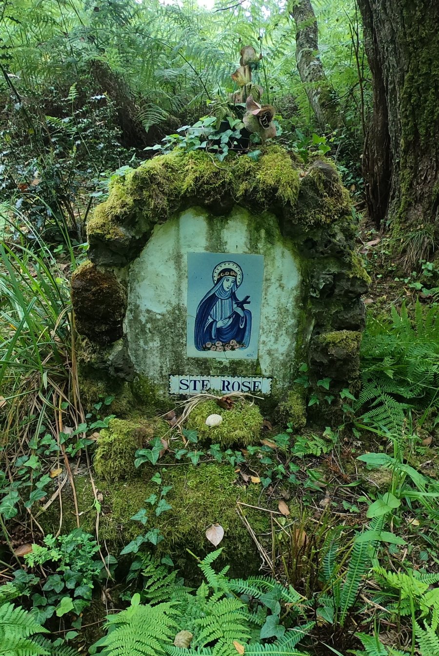File:Sanguinet Fontaine Sainte Rose.jpg