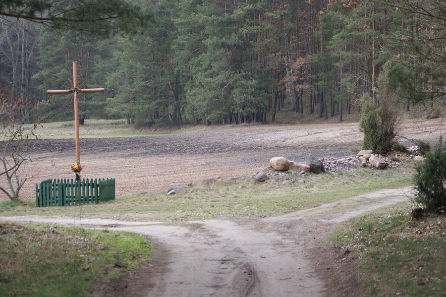 Przydrożny krzyż w Kaliska
