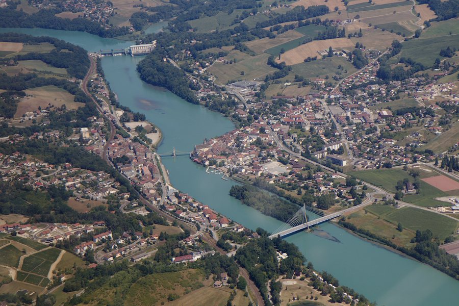 File:Aerial view of Seyssel (France) in 2018.jpg