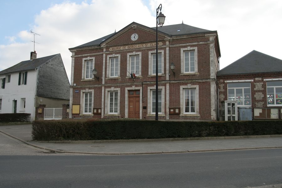File:Bordeaux-Saint-Clair - mairie.JPG