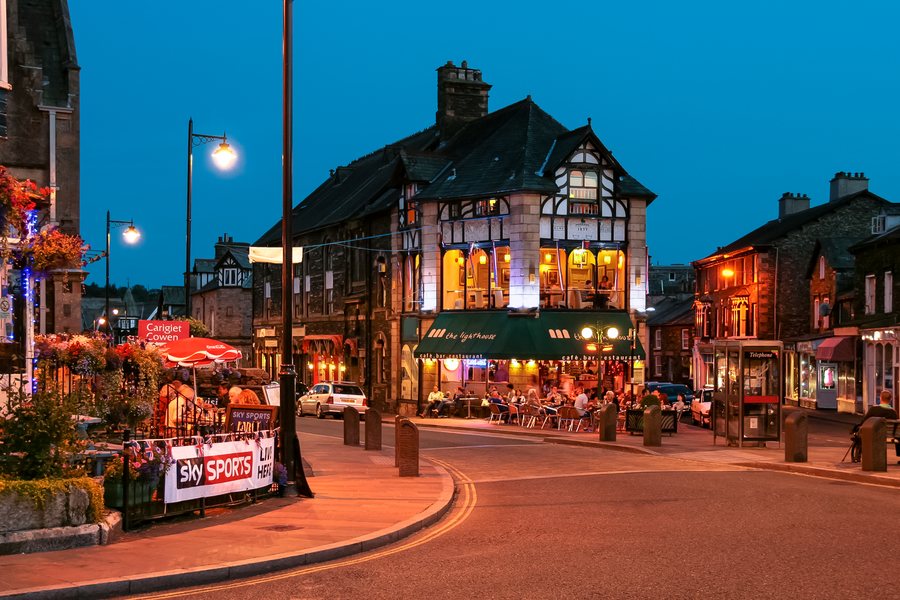 File:Windermere - 29215387702.jpg
