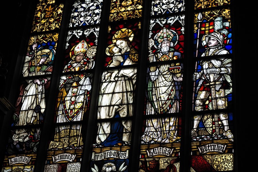 Stained-glass window in St. Nicholas Münster in Überlingen depicting the Madonna and Child