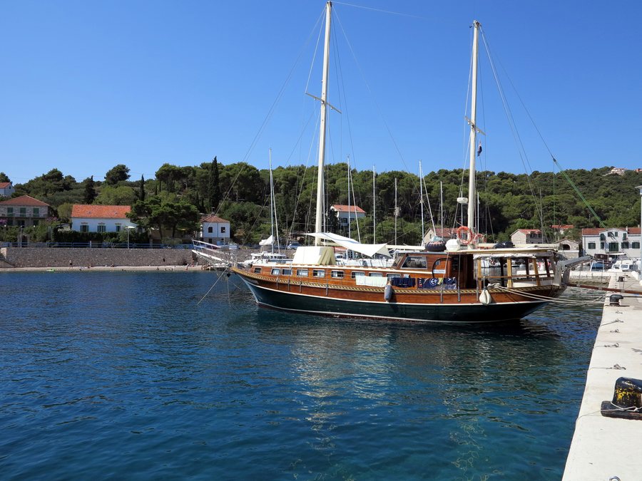 File:Šolta Rogač Hrvatska 2012 a.jpg