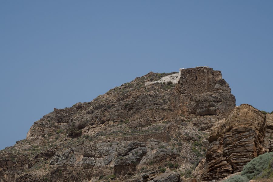 Κάστρο της Ωριάς από μακριά, πλησιάζοντας από το μονοπάτι