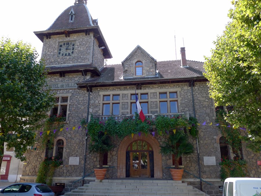 File:Mairie Lamastre 2011-08-23-012.jpg