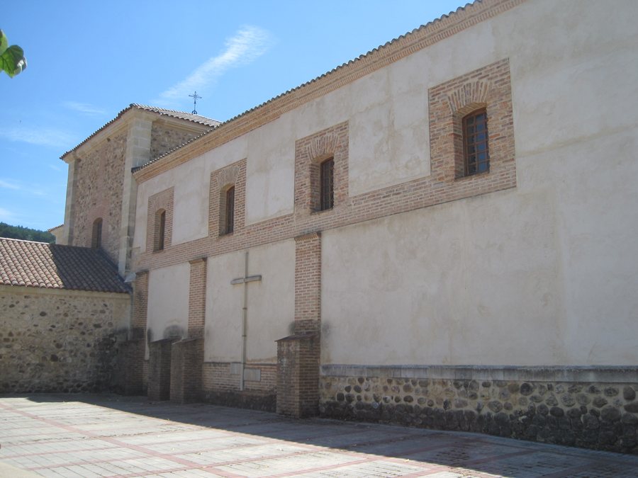 File:Iglesia de San Juan Bautista3, Cerezales del Condado.JPG