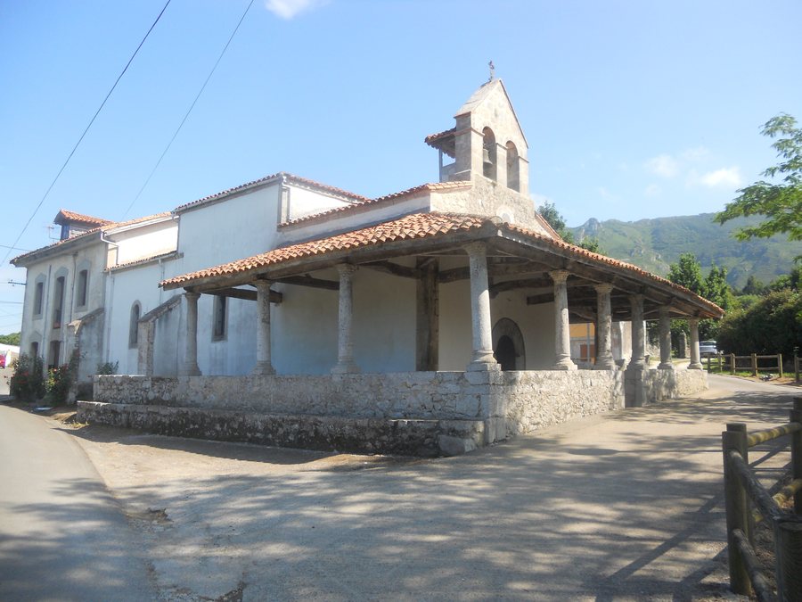 File:Iglesia de San Mamés , Cuerres, Ribadesella- Asturias. - panoramio.jpg