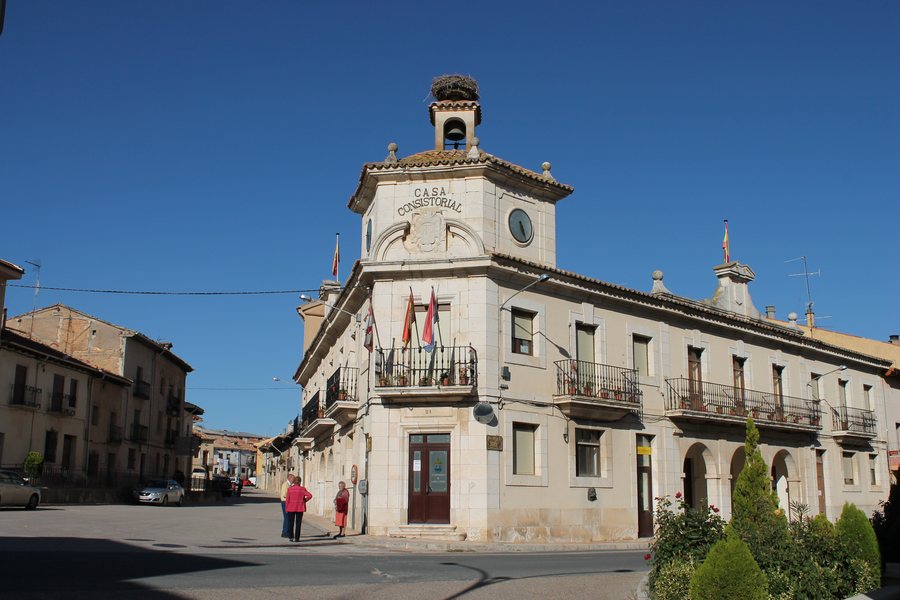 File:Langa de Duero Casa consistorial.jpg