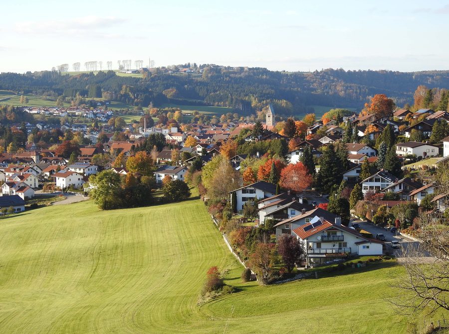 Obergünzburg from the south with a view of the town and the surrounding landscape