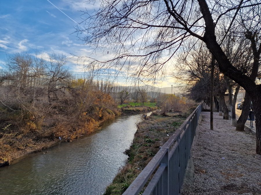 File:El río Genil a su paso por Huétor Tájar (Granada).jpg