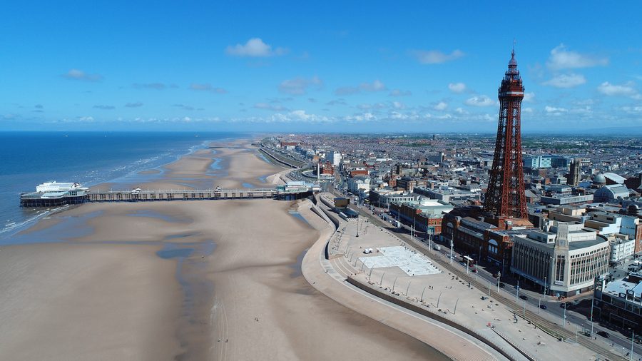 Blackpool Tower an der Küste von Blackpool