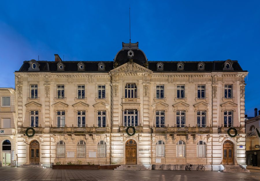 File:Town hall of Mont-de-Marsan (4).jpg