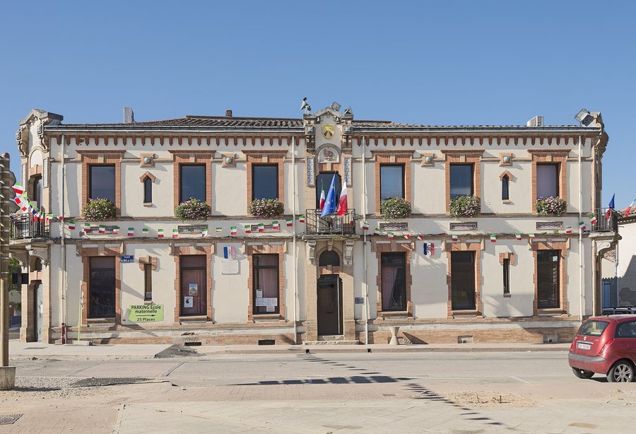 File:Labastide-Saint-Pierre - La Mairie.jpg