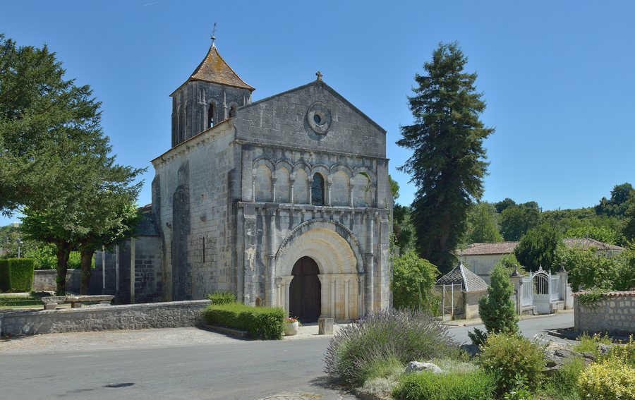 File:Église Saint Césaire 2013.jpg