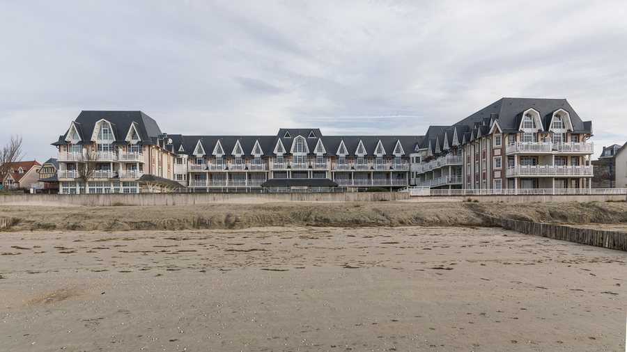 File:Maison sur la plage, Le Crotoy-2163.jpg