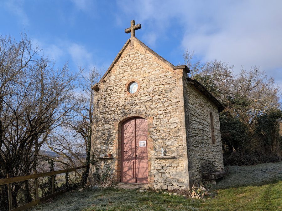 File:Vignieu - Chapelle des Ayes (déc 2025).jpg