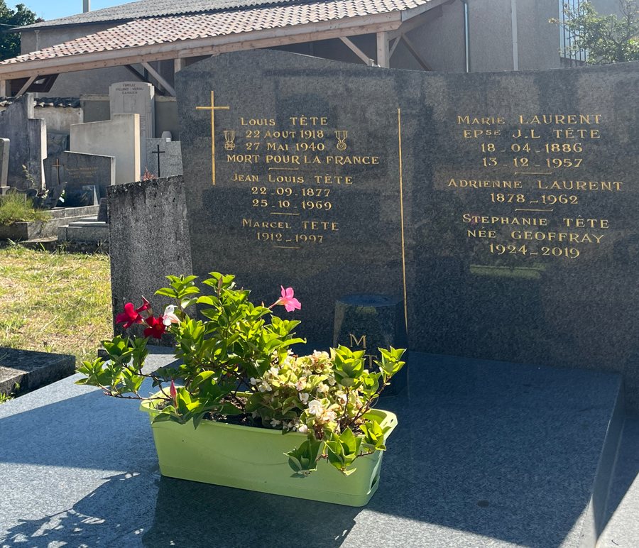 File:Tombe Louis Tête, Mort pour la France en 1940 (Ars-sur-Formans) août 2023.JPG