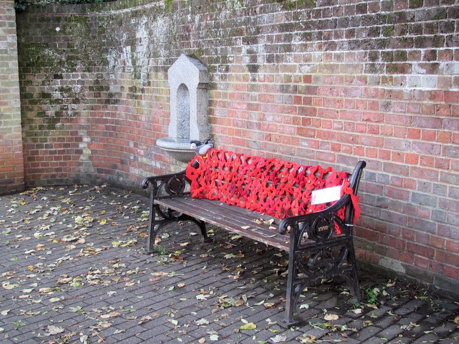 Seat and water fountain in Tring High Street