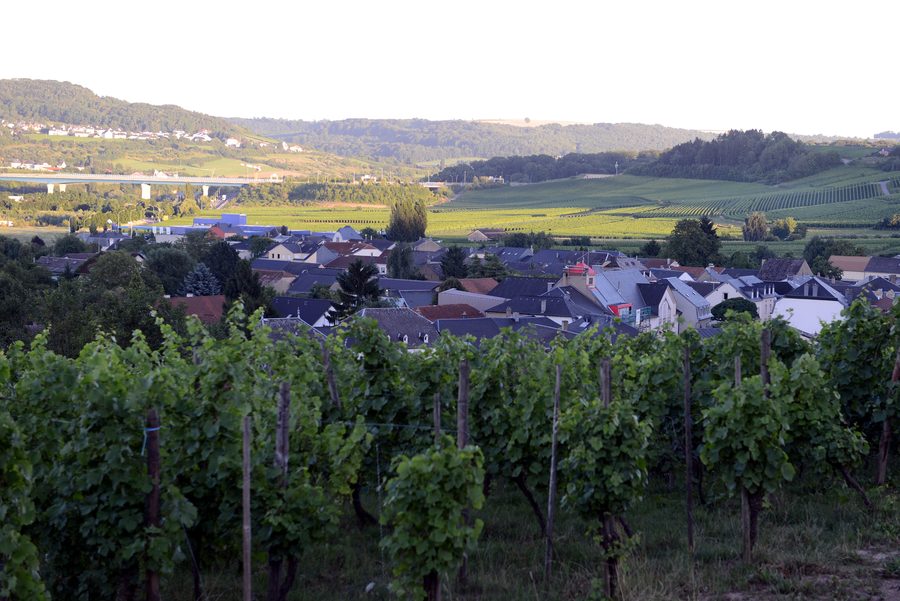 View from Käpbierg toward Rëmerschen.