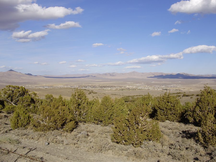 Blick auf Wells, Nevada, von der Nevada State Route 231