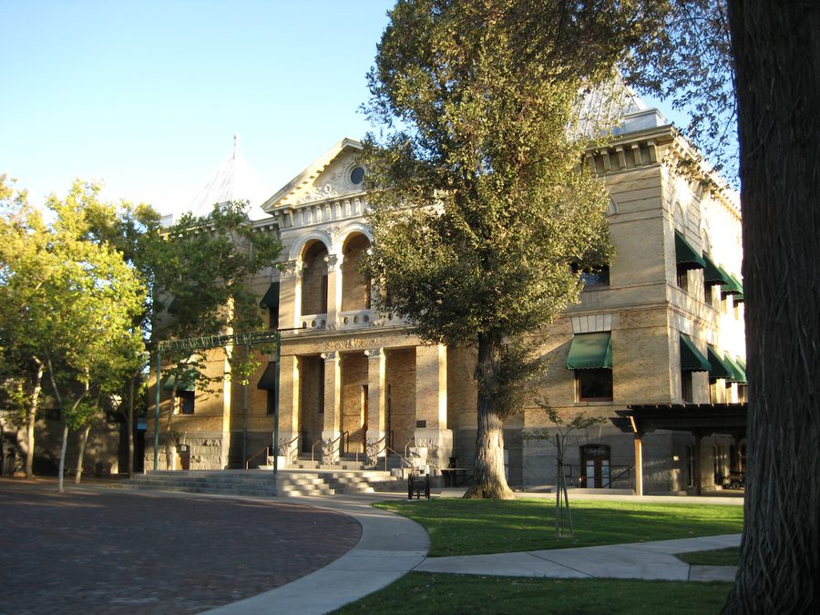 Kings County Courthouse in Hanford, California