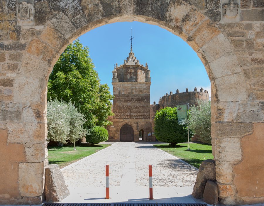 File:Monasterio de Veruela, Vera de Moncayo, España, 2012-09-03, DD 02.JPG