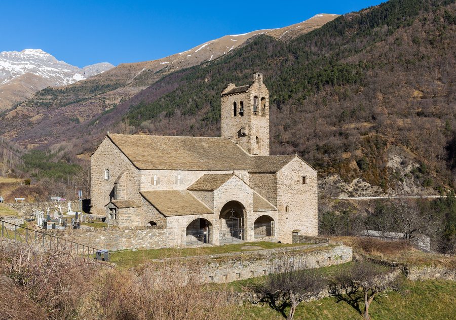 File:Iglesia de San Miguel, Linás de Broto, Huesca, España, 2015-01-07, DD 03.JPG