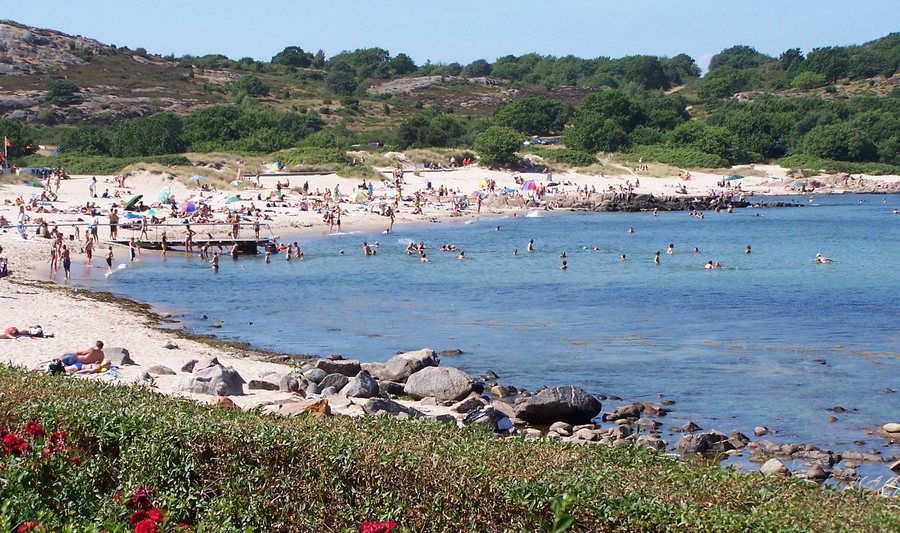 File:SandvigBeach.jpg