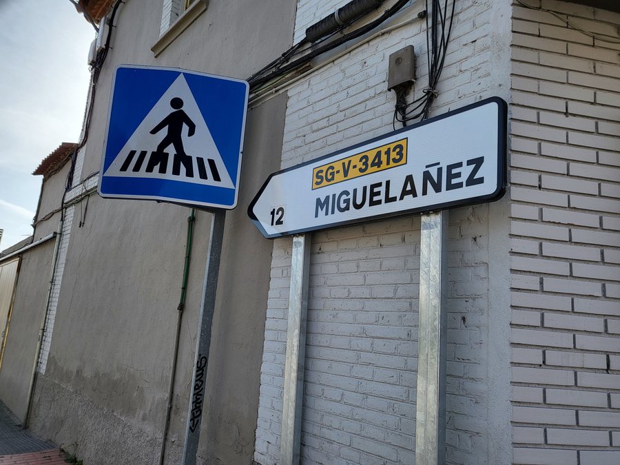 File:Miguelañez señal.jpg