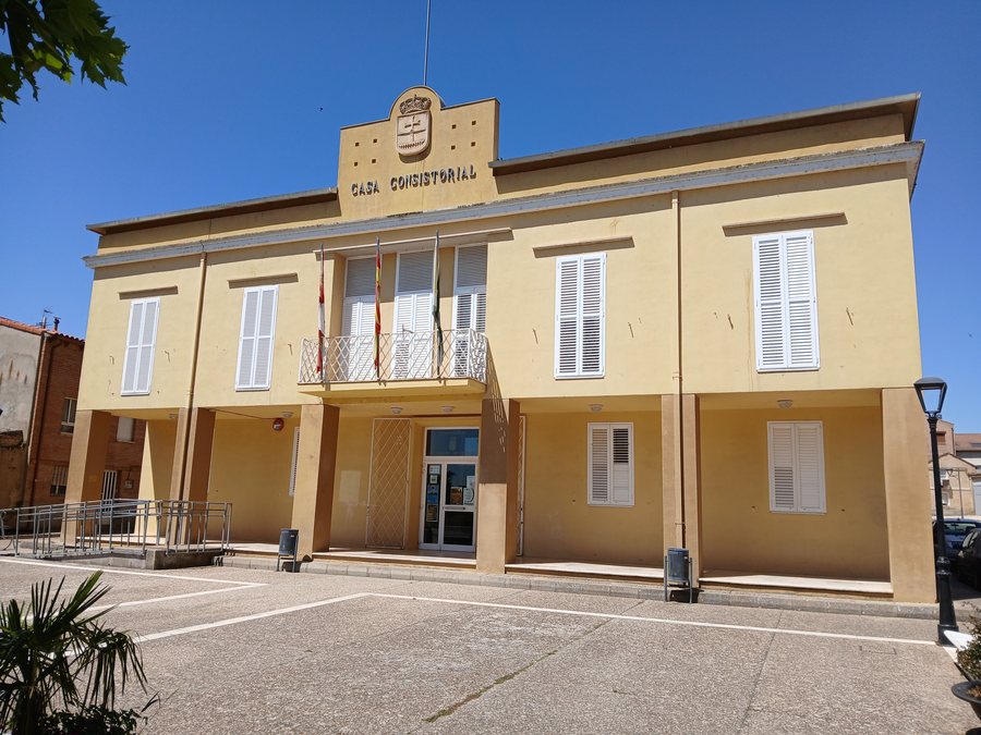File:Ayuntamiento de Villamuriel de Cerrato.jpg